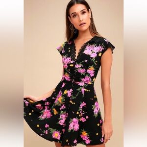 FREE PEOPLE ALORA BLACK FLORAL PRINT MINI‎ DRESS BLACK LACE NECK-LINE NWT